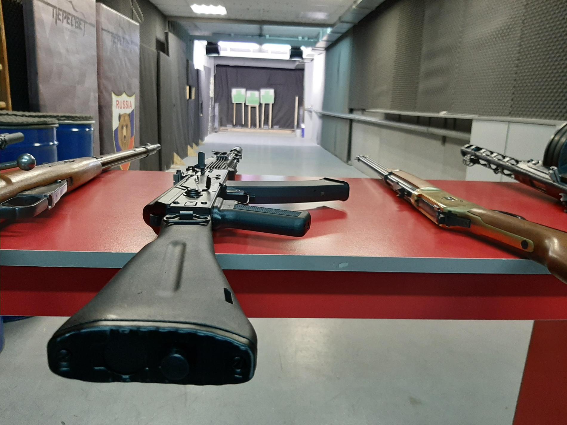стрелковый тир. боевой тир в москве. Fireline тир. тир ak 47. тир оружие.